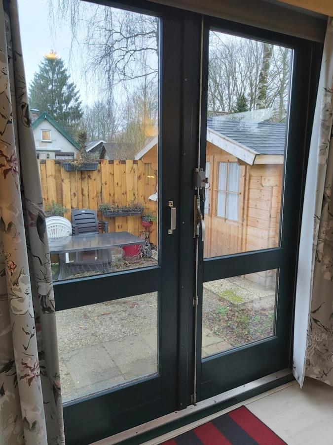 Comfortabel En Gezellig Familie Chalet Tot 6 Personen Op De Veluwe Bungalowpark De Kern Putten Bagian luar foto