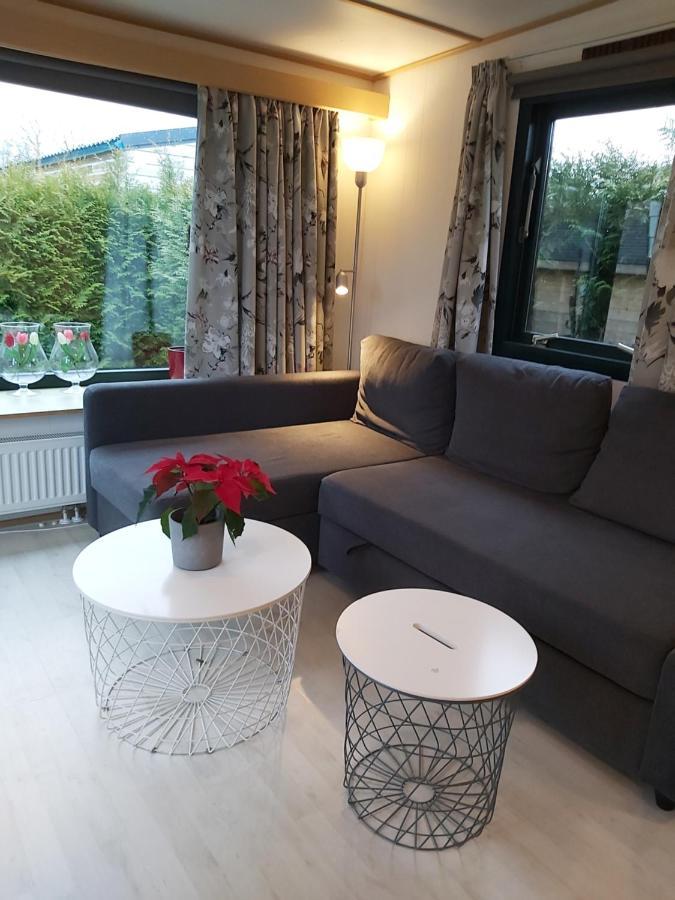 Comfortabel En Gezellig Familie Chalet Tot 6 Personen Op De Veluwe Bungalowpark De Kern Putten Bagian luar foto