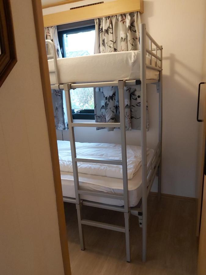 Comfortabel En Gezellig Familie Chalet Tot 6 Personen Op De Veluwe Bungalowpark De Kern Putten Bagian luar foto