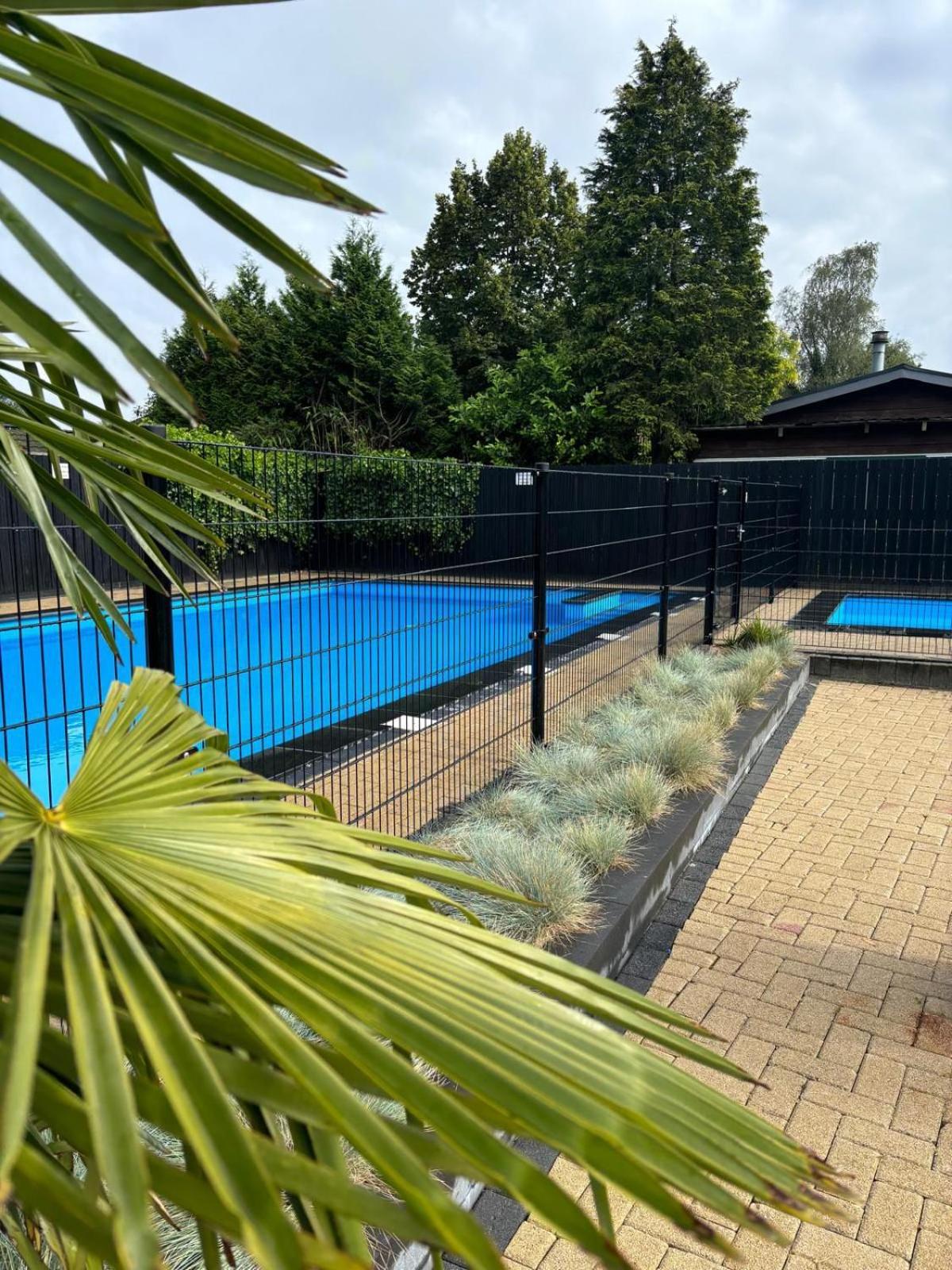 Comfortabel En Gezellig Familie Chalet Tot 6 Personen Op De Veluwe Bungalowpark De Kern Putten Bagian luar foto
