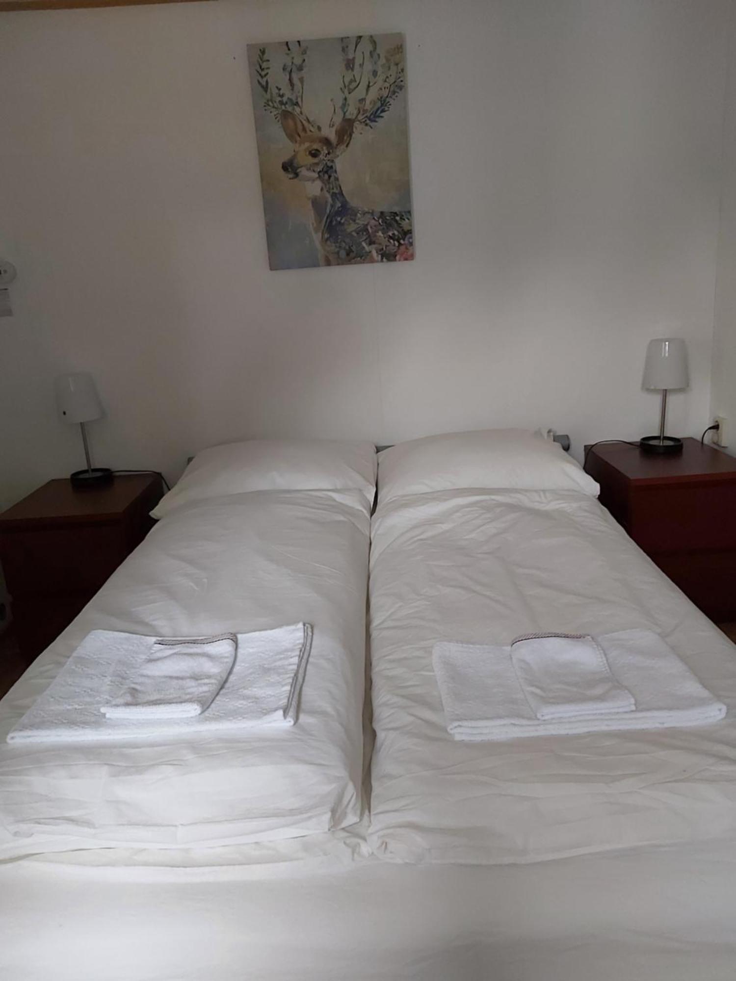 Comfortabel En Gezellig Familie Chalet Tot 6 Personen Op De Veluwe Bungalowpark De Kern Putten Bagian luar foto
